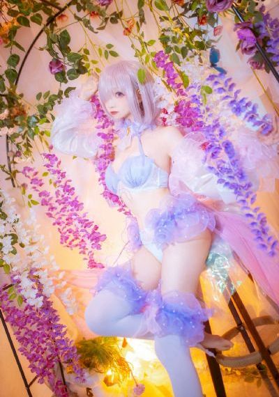 红色比基尼电影