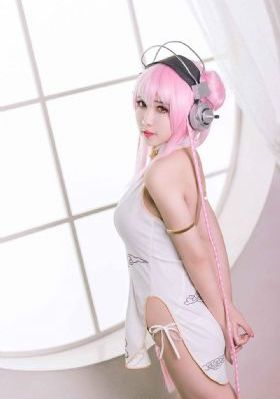 迪拜女孩在线观看