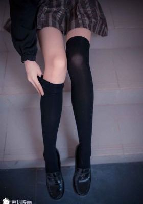 少妇老师勾引我做爰电影