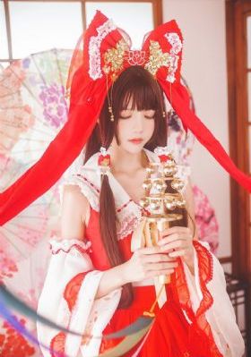 受辱教师娇妻呻吟交换电影